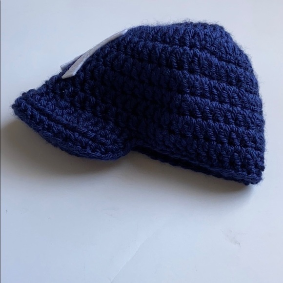 New York Yankees Hand-Knit Newborn Hat - Picture 5 of 14